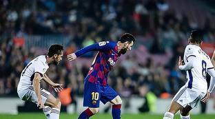 或进攻型中 或进攻型中